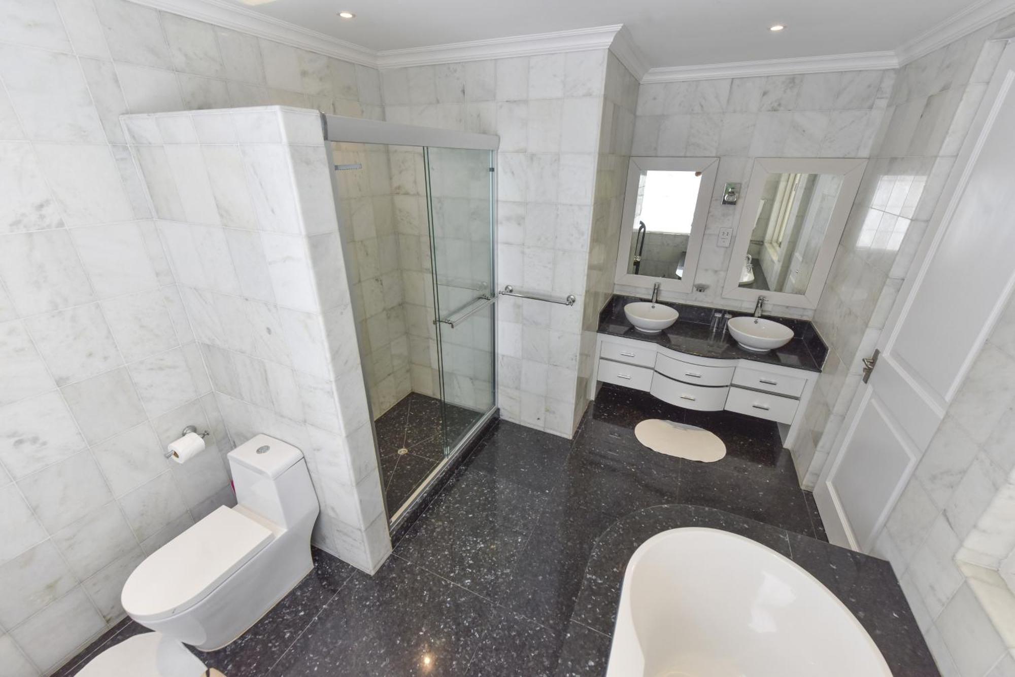 מלון Chateau Elysium 5*